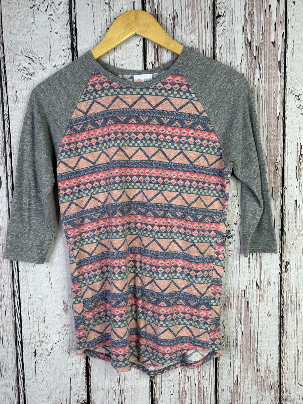 LuLaRoe Randy Baseball Tee XS Gray Raglan Sleeves Geometric Print Casual Shirt